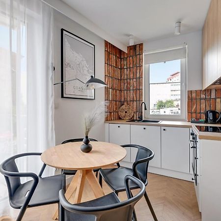 Aura 40 City Center & Free Parking By Downtown Apartments Гданск Екстериор снимка