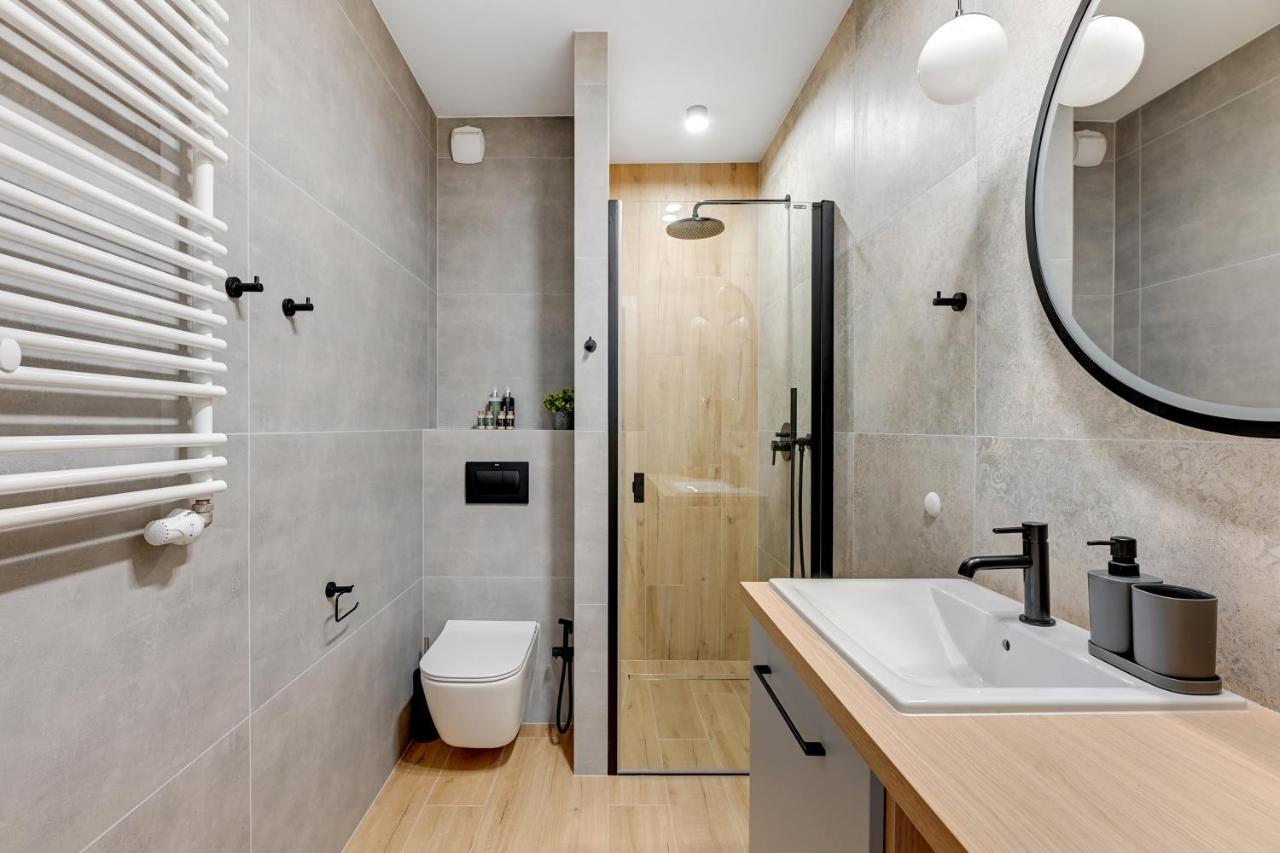 Aura 40 City Center & Free Parking By Downtown Apartments Гданск Екстериор снимка